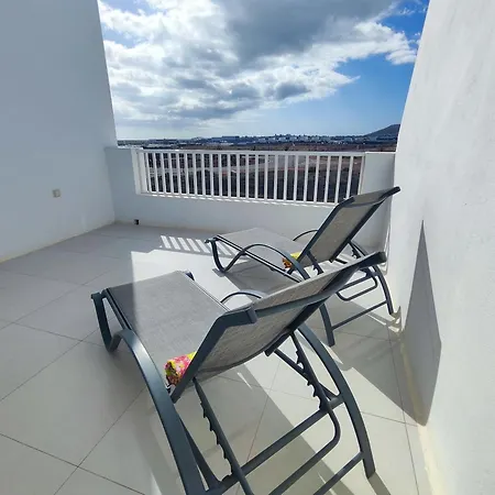 Perla Blanca En Playa Blanca (Lanzarote)