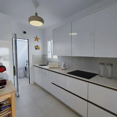 Perla Blanca En Playa Blanca (Lanzarote)